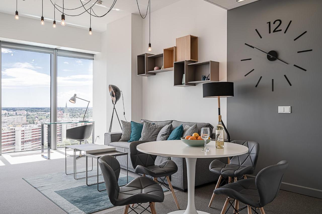 Rentplanet - Apartament Sky Tower Breslavia Esterno foto