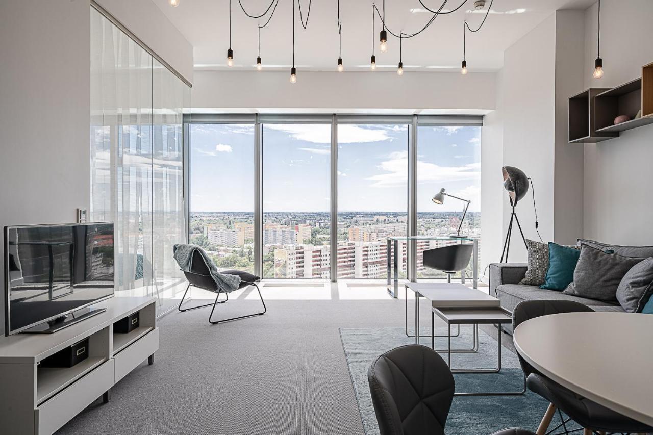 Rentplanet - Apartament Sky Tower Breslavia Esterno foto