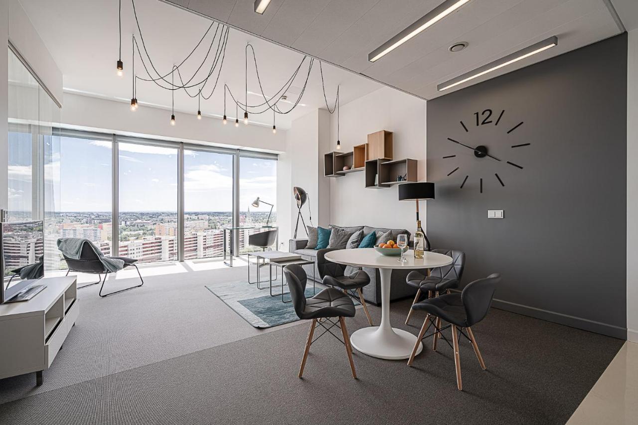 Rentplanet - Apartament Sky Tower Breslavia Esterno foto