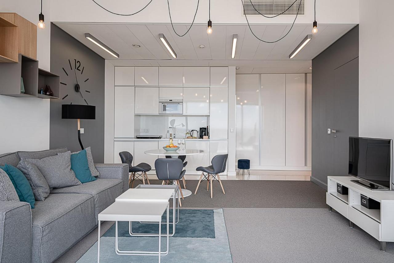 Rentplanet - Apartament Sky Tower Breslavia Esterno foto