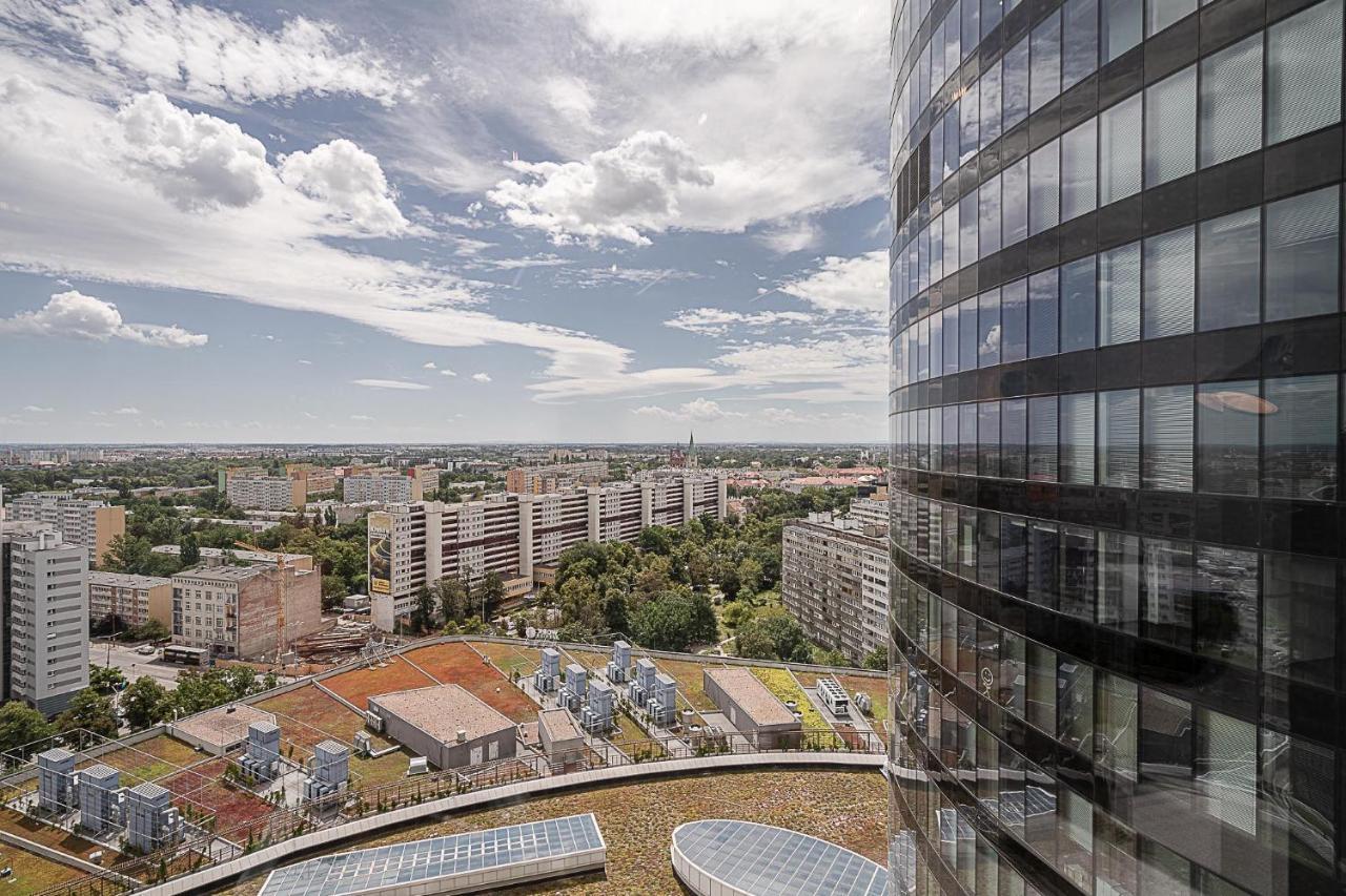 Rentplanet - Apartament Sky Tower Breslavia Esterno foto