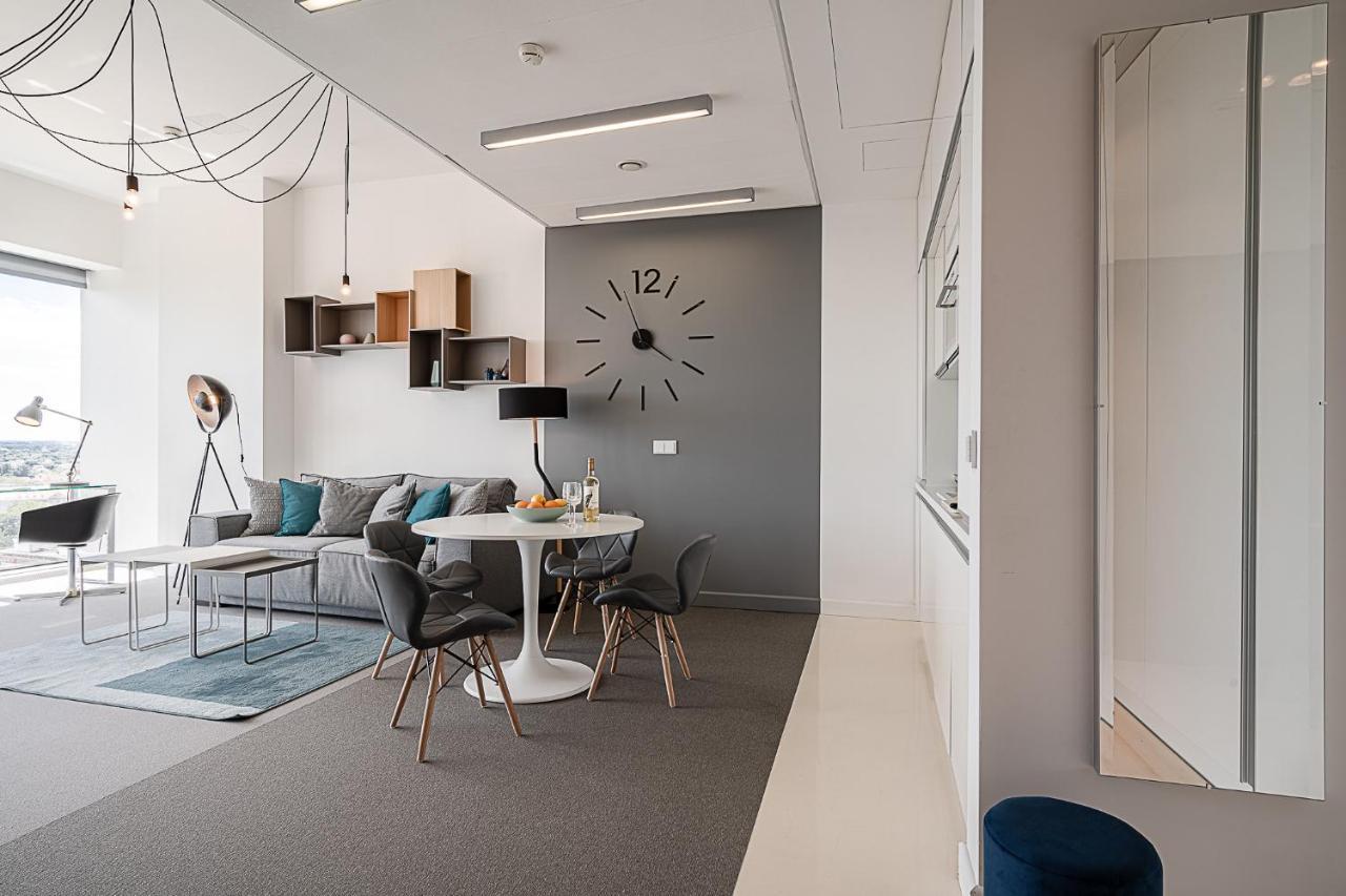 Rentplanet - Apartament Sky Tower Breslavia Esterno foto